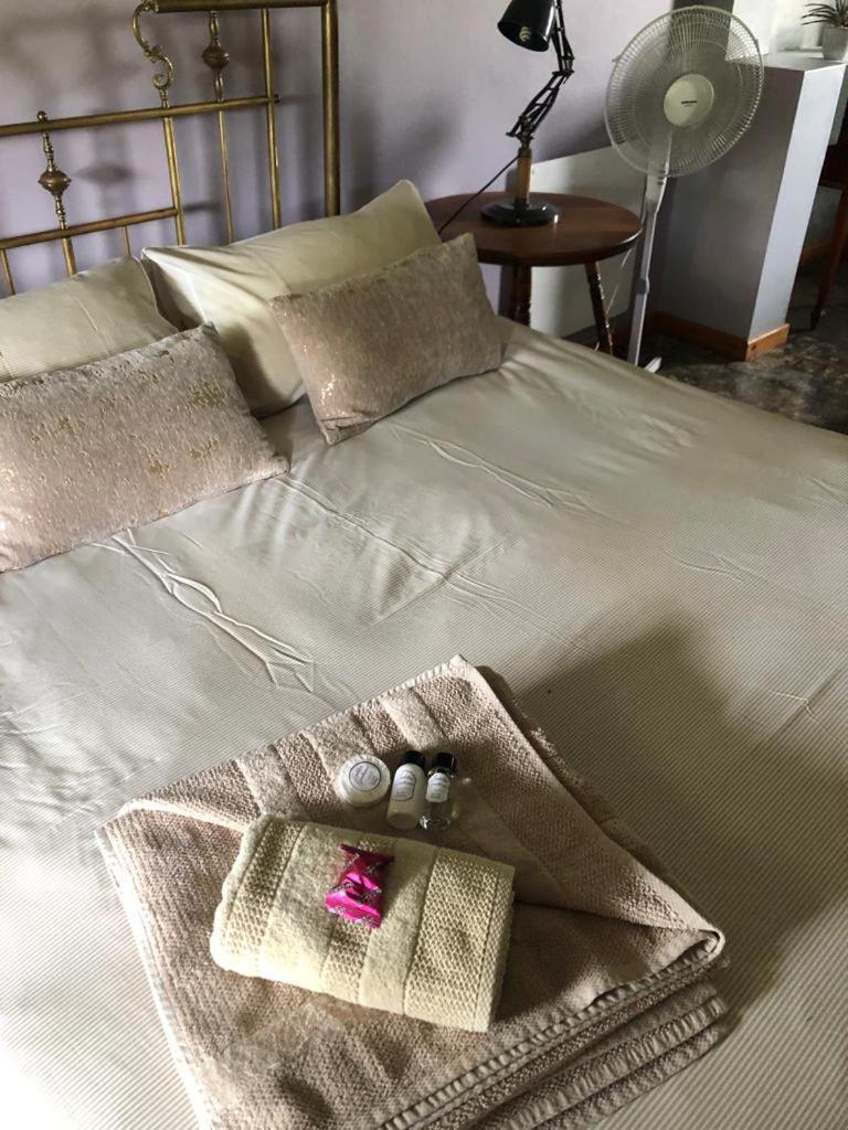 Lentelus Guesthouse George Bagian luar foto