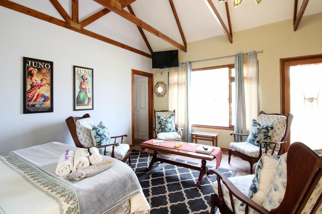 Lentelus Guesthouse George Bagian luar foto